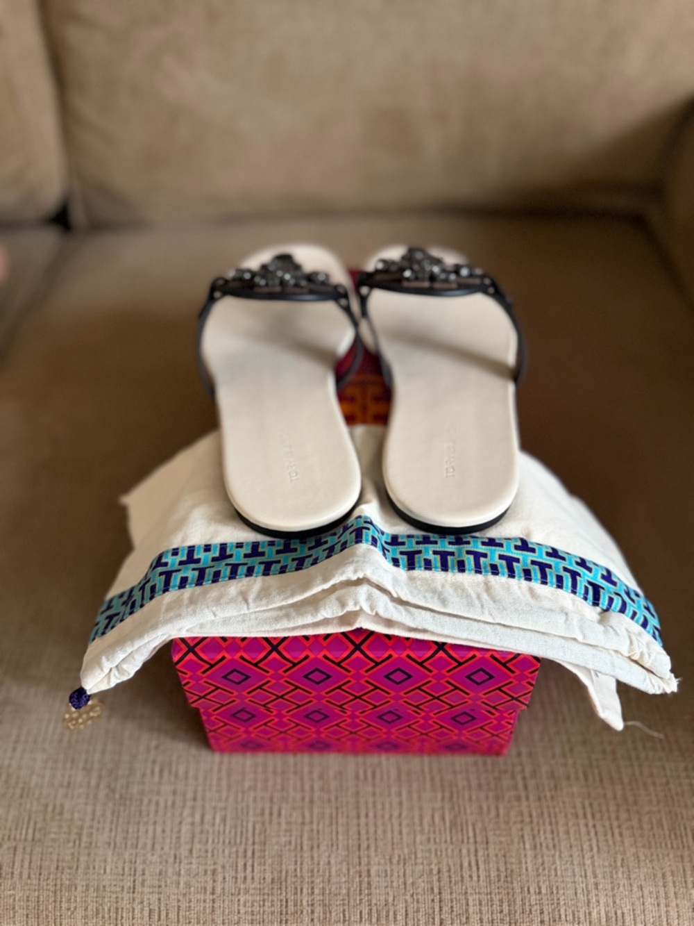 Tory Burch Crystal Miller Soft Sandal- Women Size: 8 - Picture 3 of 7